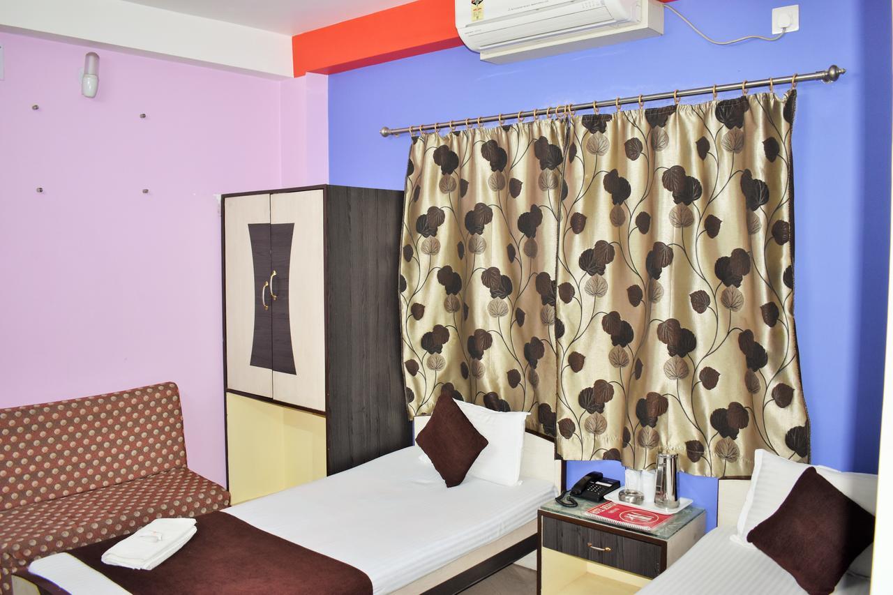Hotel Debjyoti Siliguri Zewnętrze zdjęcie