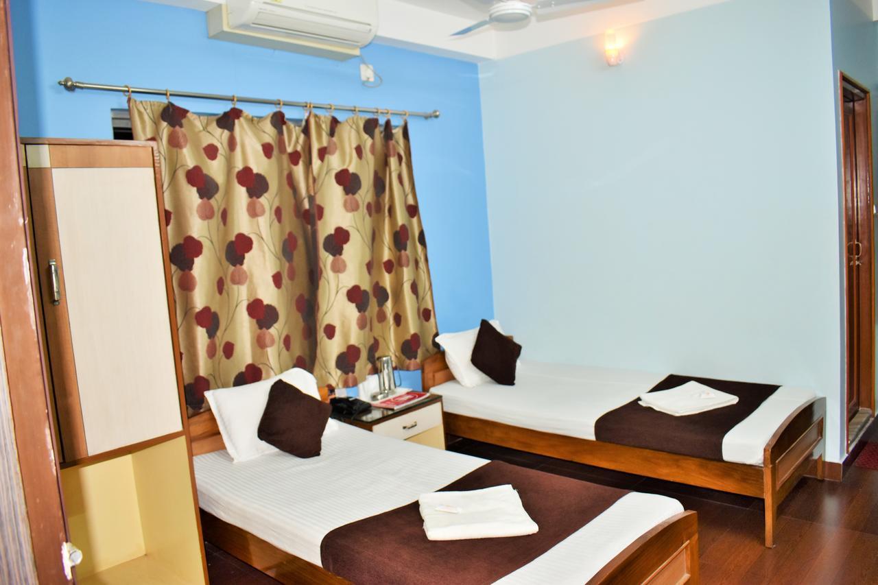 Hotel Debjyoti Siliguri Zewnętrze zdjęcie