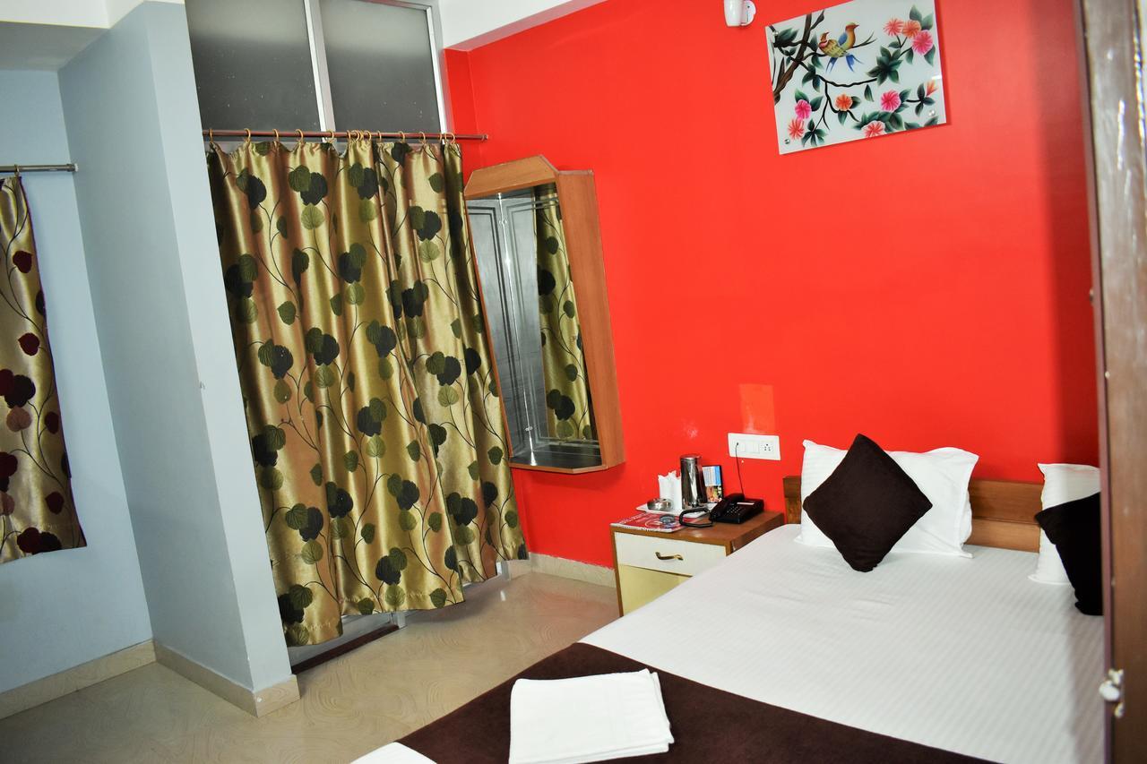 Hotel Debjyoti Siliguri Zewnętrze zdjęcie