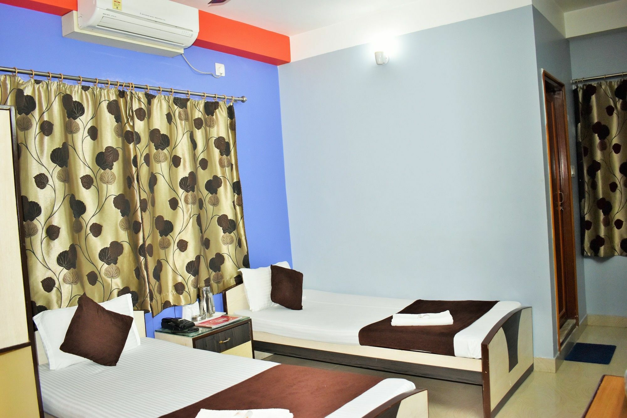Hotel Debjyoti Siliguri Zewnętrze zdjęcie